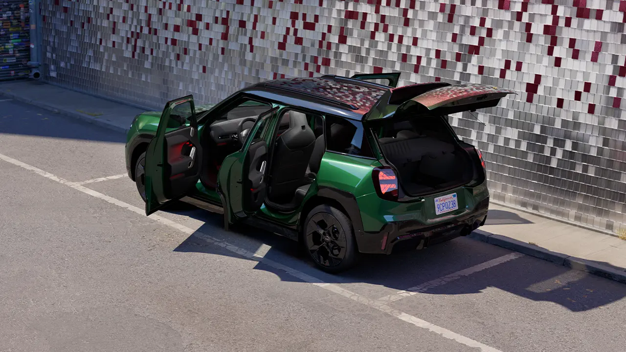 MINI Aceman Electric – Geöffnete Türen