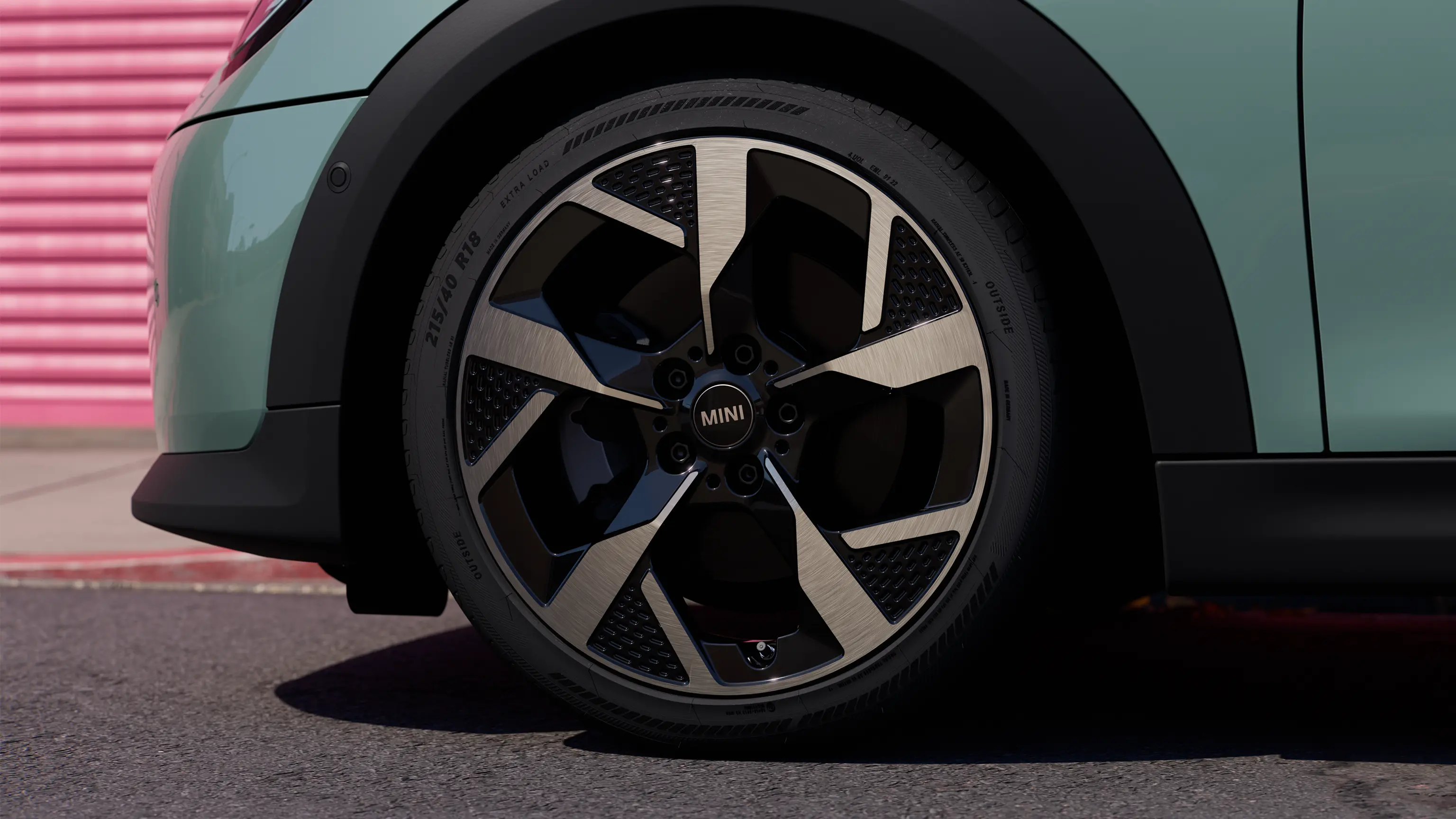 Video einer sich drehenden Slide Spoke Felge des MINI Cooper