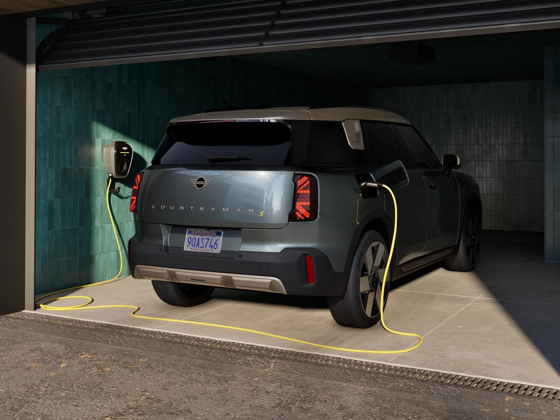 Vollelektrischer MINI Countryman – Heckansicht