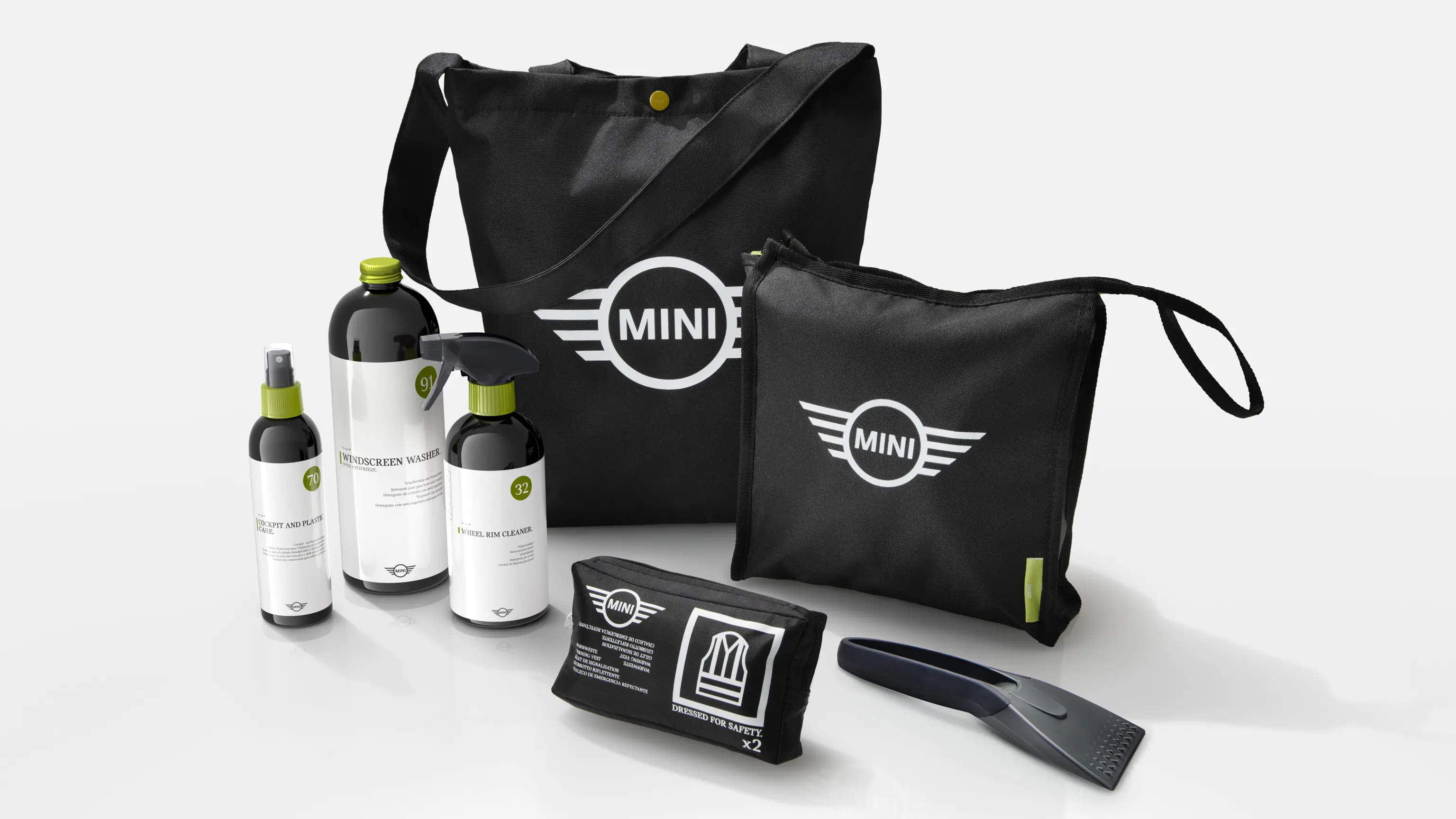MINI Pflege- und Reinigungsprodukte wie Felgenreiniger, Scheibenreiniger, Eiskratzer und strapazierfähige MINI Taschen.