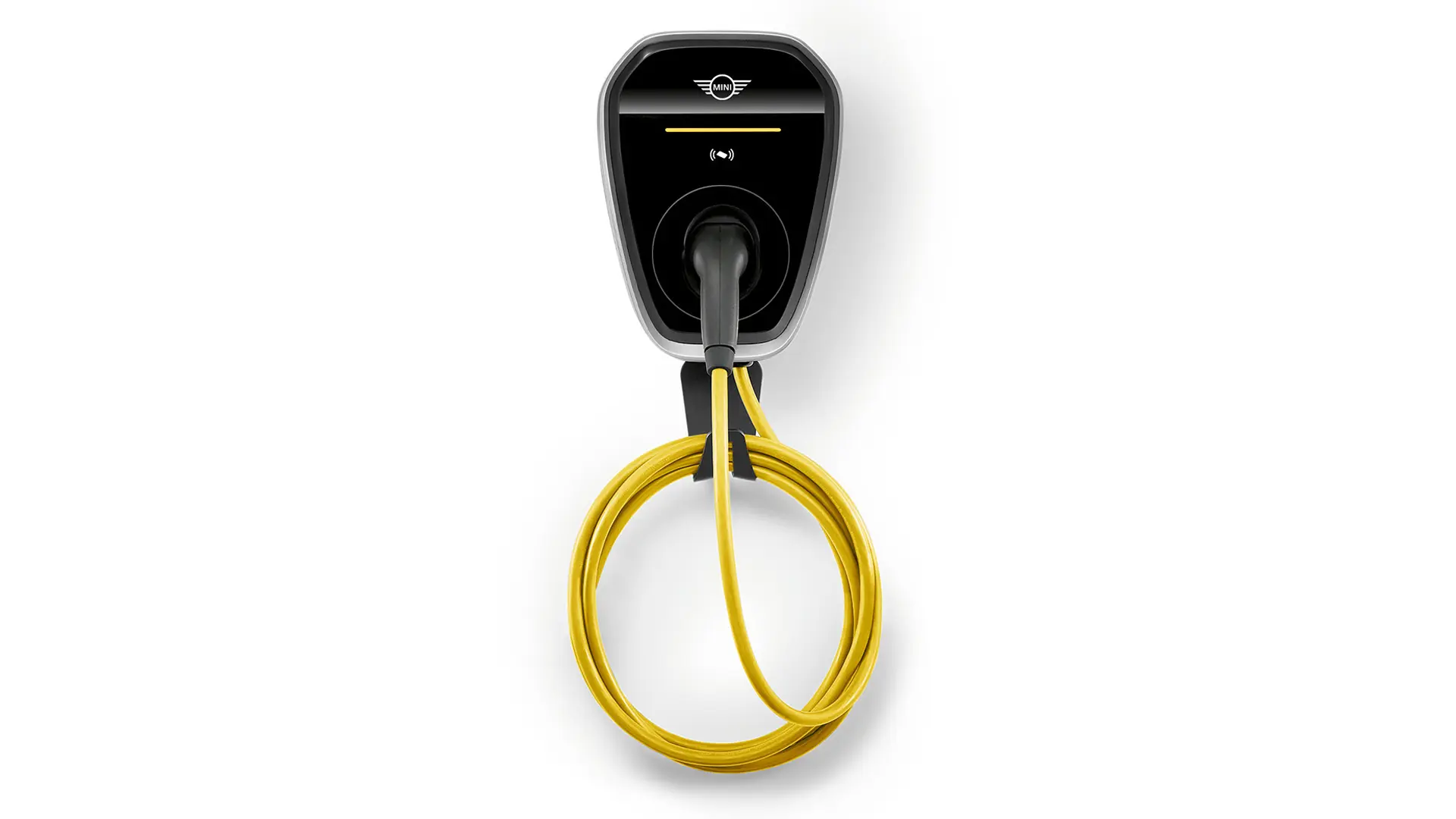 MINI Wallbox Plus für das Laden zu Hause mit bis zu 22 kW, an der Wand montiert.
