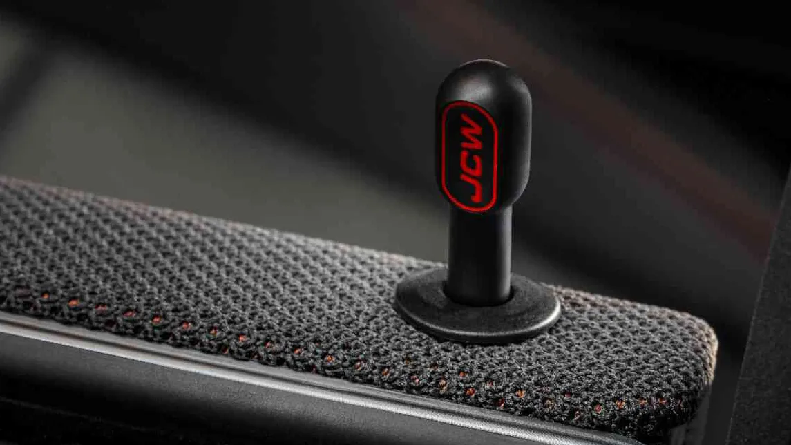 MINI John Cooper Works Türpin im RED LINE Design. 