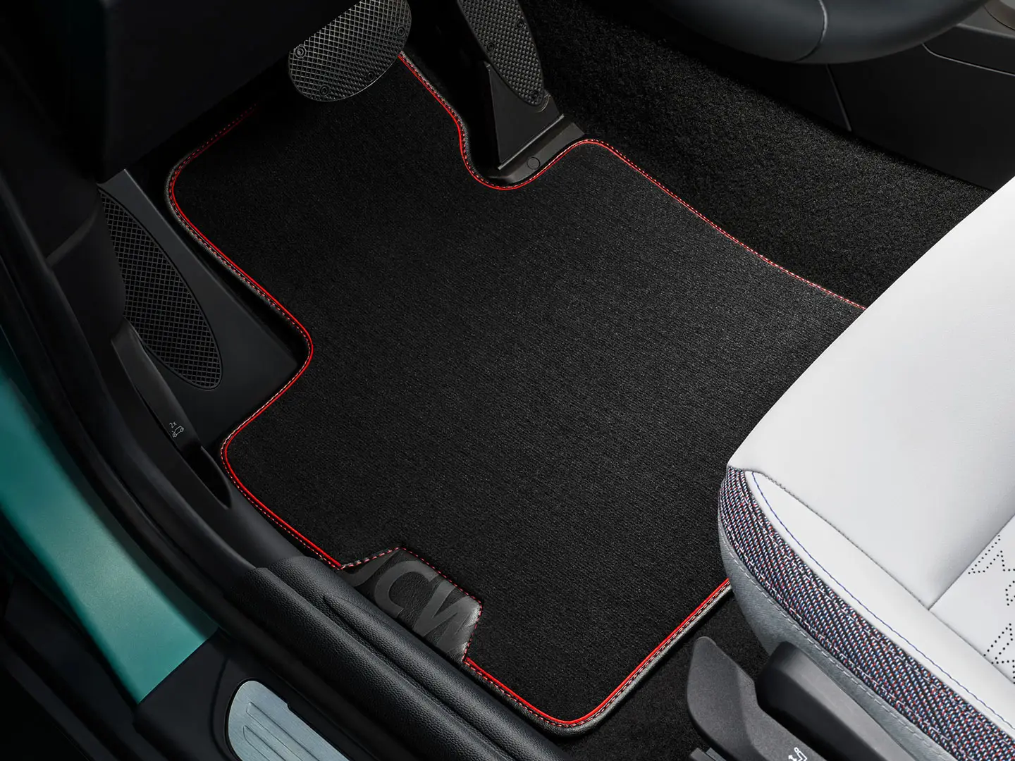 MINI John Cooper Works Textilfußmatte im Fußraum.