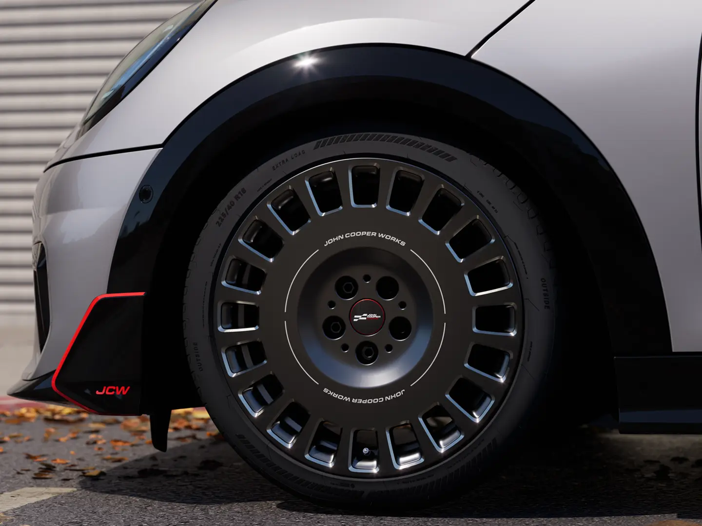 MINI John Cooper Works Leichtmetallrad – mit perfekt abgestimmter Bereifung mit MINI Sternmarkierung. 
