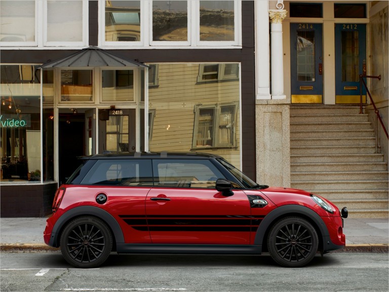 MINI 3-door Hatch – red and black – wheels and tyres